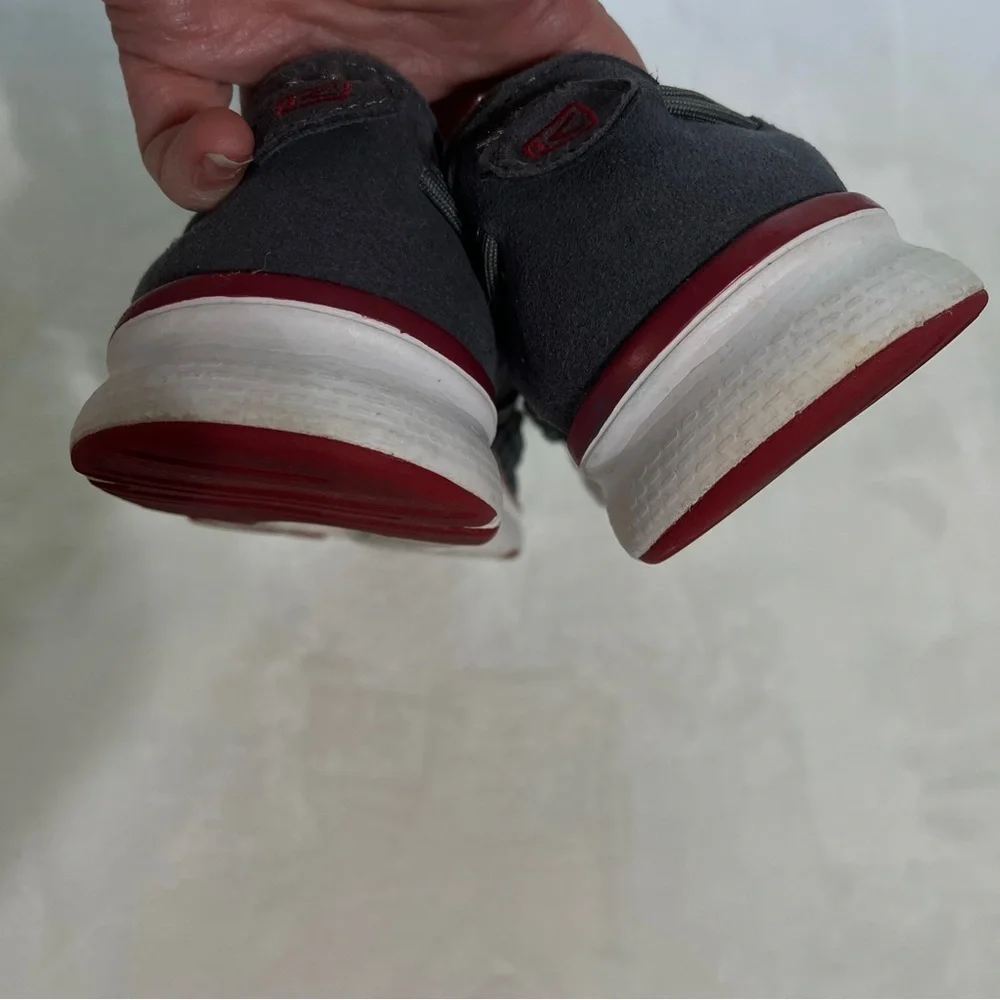 KEEN Uneek Big Kids Outdoor Sports Sandals Gray/Red Size 4 Preowned